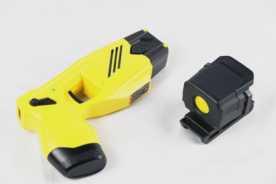 comprare Pistola paralizzante professionale a doppio colpo resistente con impermeabilità IP57, tensione di uscita 55KV e batteria ricaricabile da 1400mAh per uso di polizia fabbricazione online