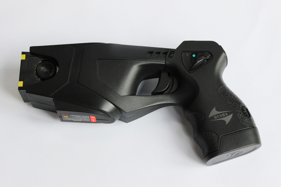 comprare Controllare i sospetti in sicurezza con TX100C arma energetica condotta nelle forze dell'ordine fabbricazione online