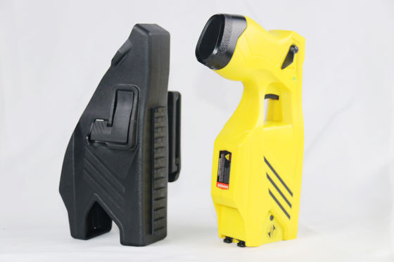Double Shots IP57 Waterproof Stun Gun con 55±5KV di tensione di uscita per la sicurezza tattica
